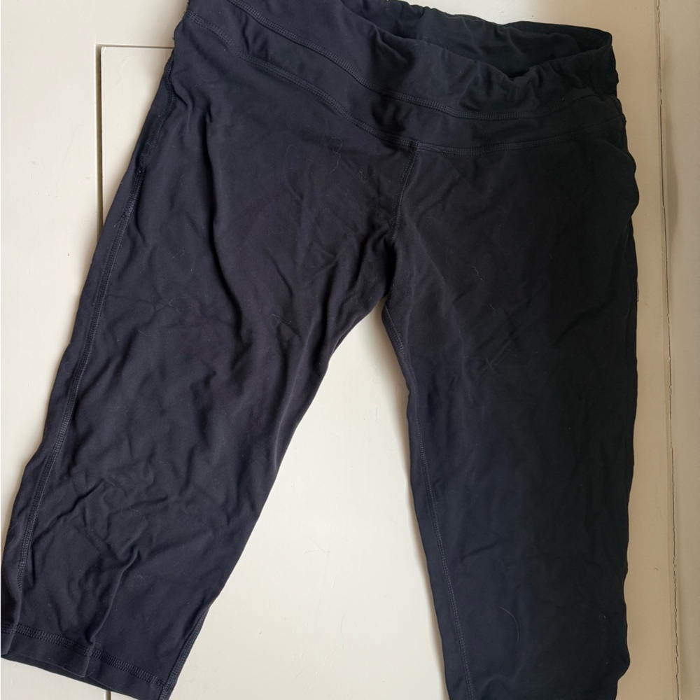 Black cropped Reebok capri leggings